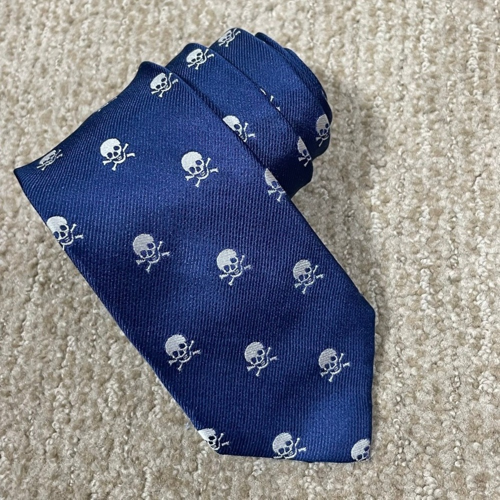 Tommy Hilfiger Necktie Mens Blue Silk Skull Crossbones Slim Pirate Gothic Edgy